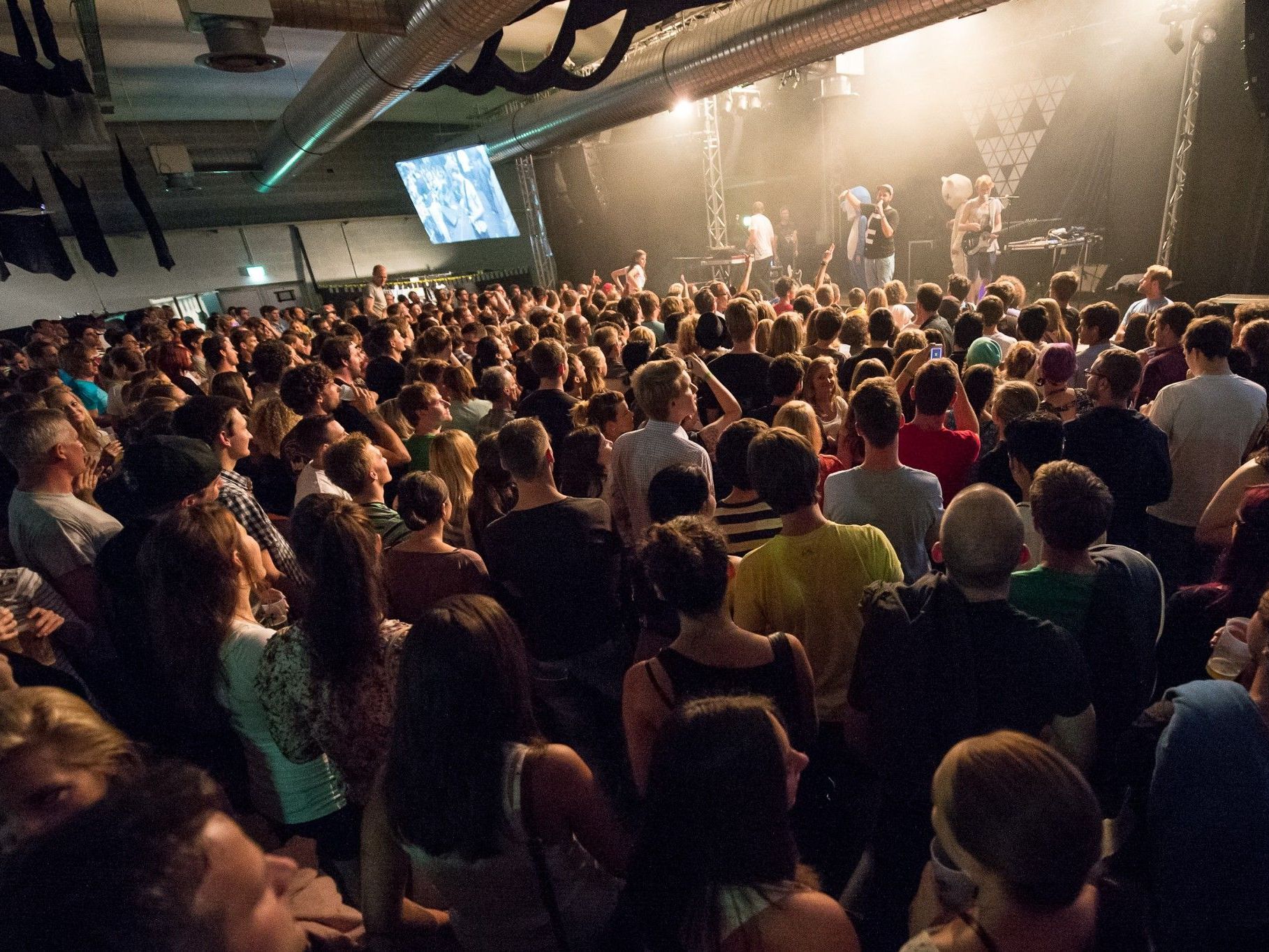 Frittenbude live in der Poolbar. Frittenbude live in der Poolbar.