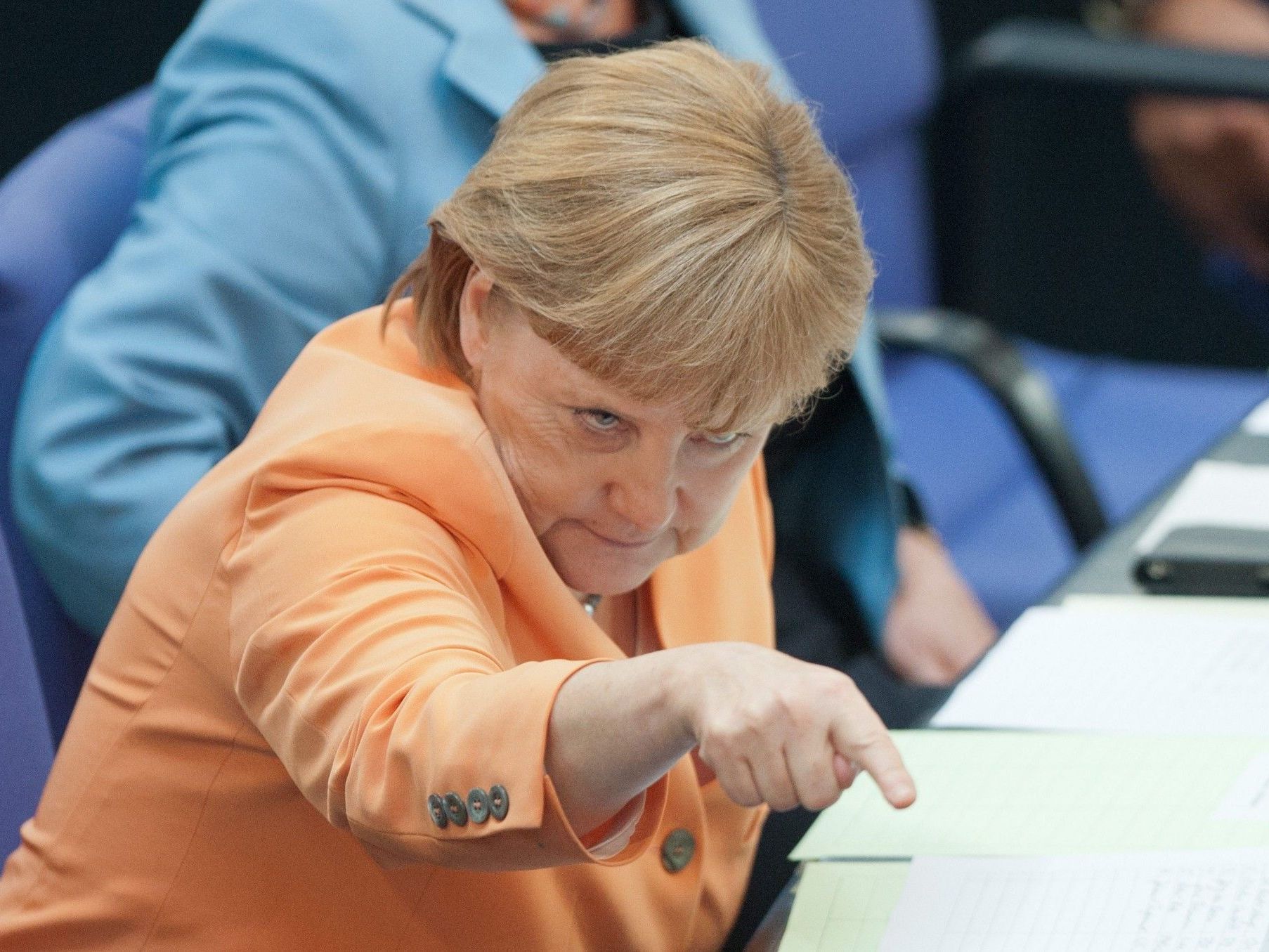 Regierungsfraktionen verfehlen "Kanzlermehrheit" in eigenen Reihen. Regierungsfraktionen verfehlen "Kanzlermehrheit" in eigenen Reihen.