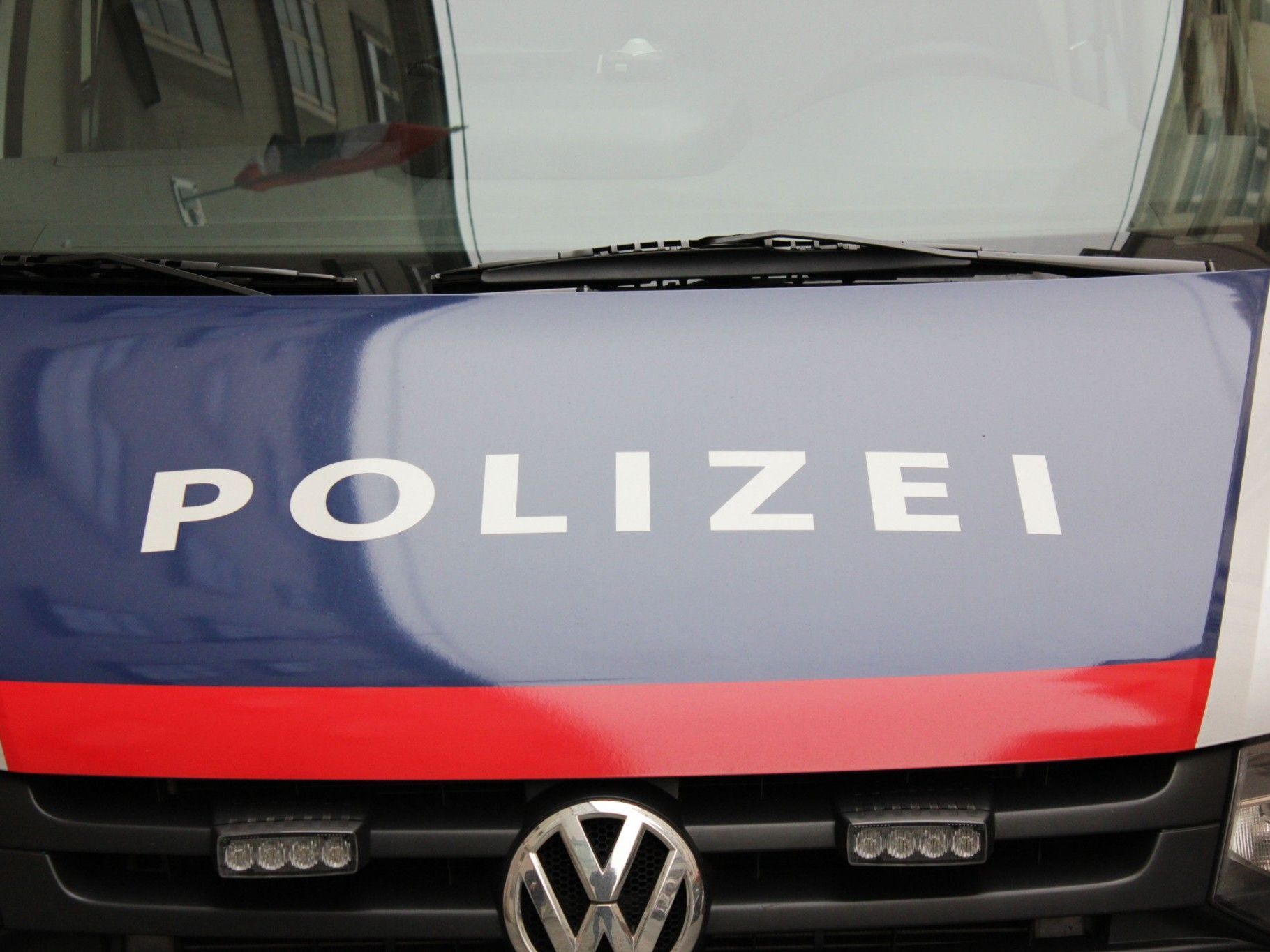 Auf einen stehenden Lkw fuhr ein Lenker auf der A3 auf Auf einen stehenden Lkw fuhr ein Lenker auf der A3 auf