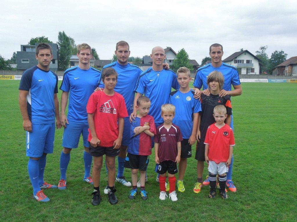 Die Profis vom FC Lustenau trainierten gemeinsam mit den Kindertraum-Gewinnern.