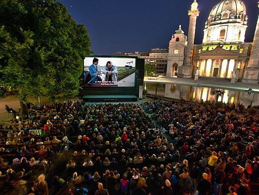 Das Filmvergnügen am Karlplatz lockte auch 2012 wieder Besucher in Scharen an Das Filmvergnügen am Karlplatz lockte auch 2012 wieder Besucher in Scharen an