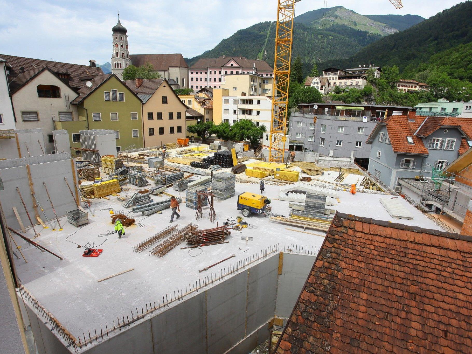 Gilt als derzeit größte innerstädtische Baustelle: der Neubau des Kronenhauses in Bludenz.