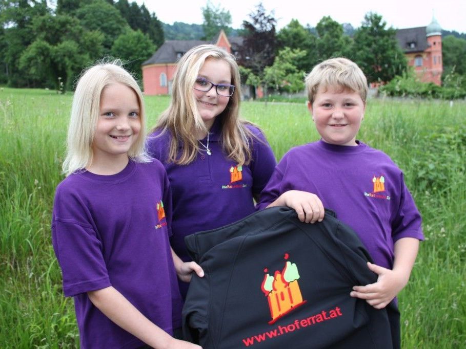 Auch Nina, Katharina und Jakob von der RATvonHOFEN Zunft laden alle ihre Freunde zum 1. Hofer Kinderfest mit großer Kinderolympiade. Auch Nina, Katharina und Jakob von der RATvonHOFEN Zunft laden alle ihre Freunde zum 1. Hofer Kinderfest mit großer Kinderolympiade.