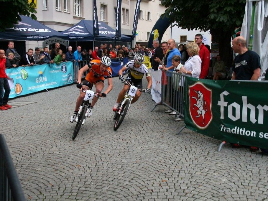Beim M4 Montafon Village Cross geht es bereits am Freitag Abend in Schruns kräftig zur Sache. Beim M4 Montafon Village Cross geht es bereits am Freitag Abend in Schruns kräftig zur Sache.