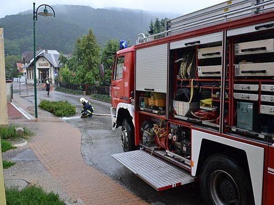 Im Bezirk Baden hatte die Feuerwehr alle Hände voll zu tun Im Bezirk Baden hatte die Feuerwehr alle Hände voll zu tun