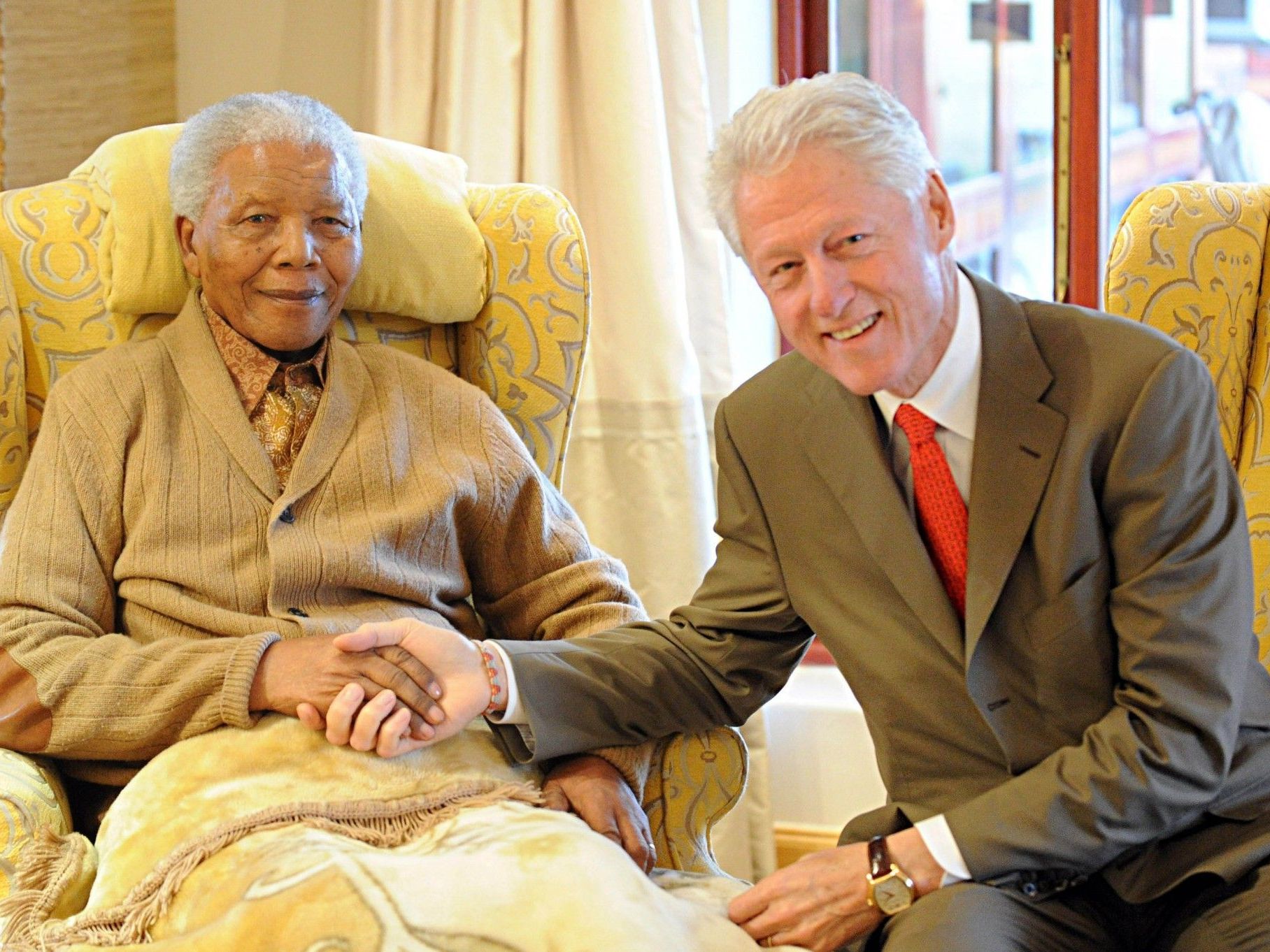 Auch Ex-US-Präsident Clinton reihte sich in die Riege der Gratulanten ein. Auch Ex-US-Präsident Clinton reihte sich in die Riege der Gratulanten ein.