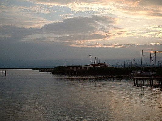 Ein Wiener fand im Neusiedler See eine Panzergranate Ein Wiener fand im Neusiedler See eine Panzergranate