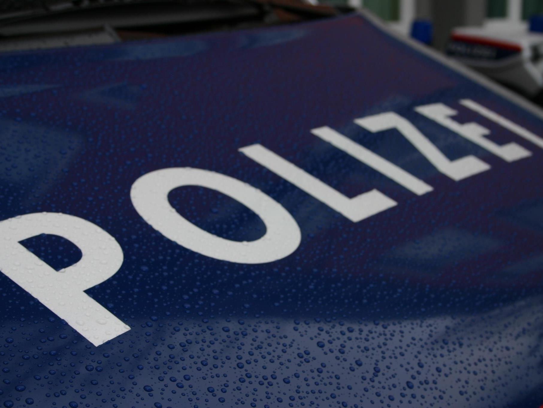 Alkotest ergab 2,08 Promille - Polizei erstattete nach Unfall Anzeige.
