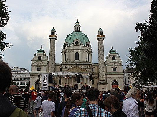 Trotz Schlechtwetter strömten die Massen zum Popfest Trotz Schlechtwetter strömten die Massen zum Popfest