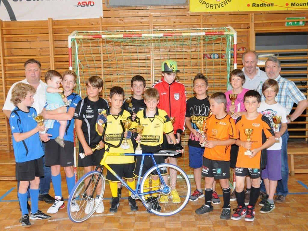 Siegerehrung beim 1. Internationalen Schüler B-Radballturnier in Hohenems.