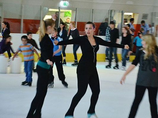 Die Lange Nacht des Sommereislaufens sorgte für regen Andrang Die Lange Nacht des Sommereislaufens sorgte für regen Andrang