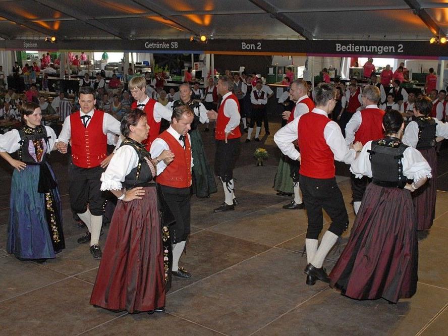 Die Trachtengruppe Vandans begeisterte beim Landestrachtenfest am 30. Juni 2012 in Krumbach/Vbg.