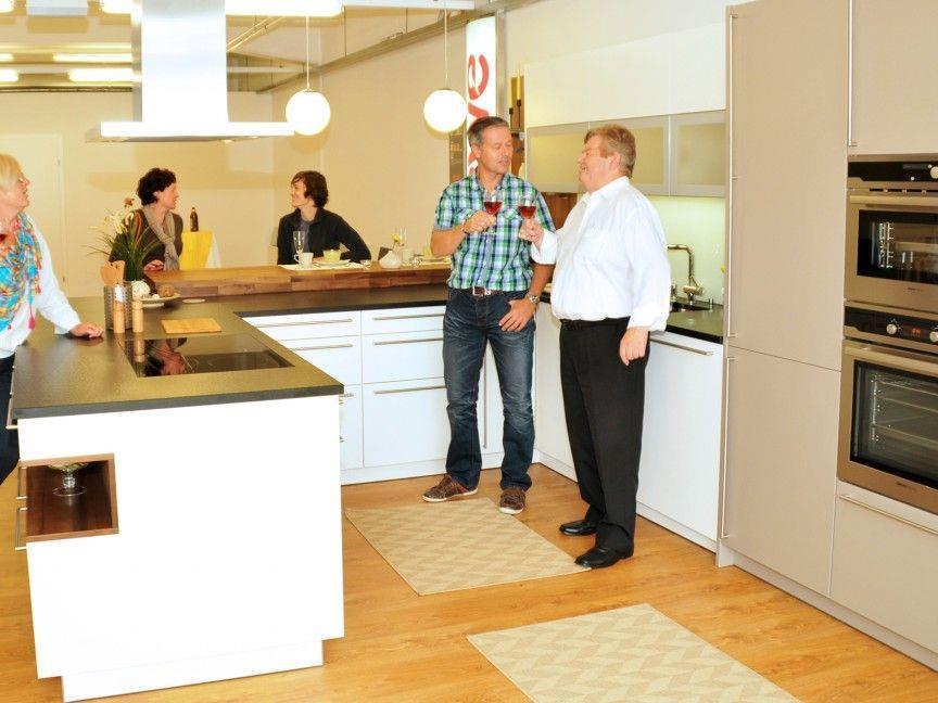 Eröffnung im kleinen Rahmen im neuen Küchenstudio Barta, schoeller2welten