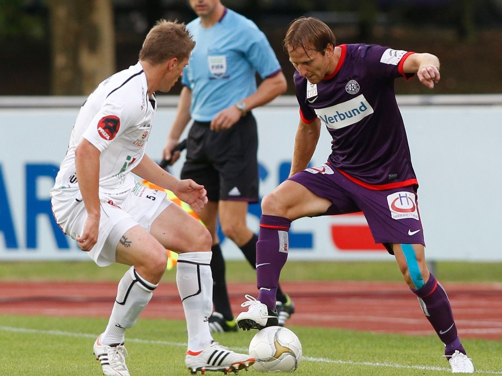 Die Wiener Austria konnte das Nachtragsspiel gegen Aufsteiger WAC mit 1:0 für sich entscheiden. Die Wiener Austria konnte das Nachtragsspiel gegen Aufsteiger WAC mit 1:0 für sich entscheiden.