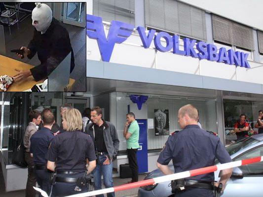 Volksbank-Filiale auf der Bregenzer Rheinstraße überfallen - Bewaffneter Täter flüchtig.