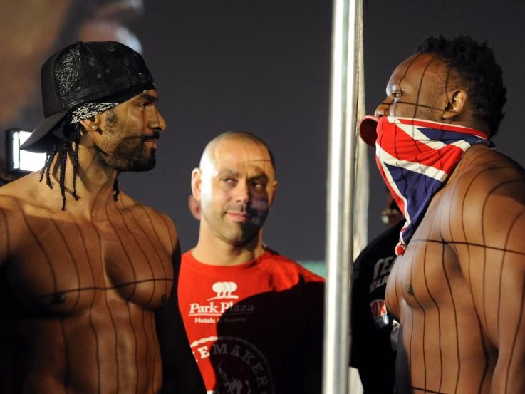 Die Kontrhanten wurden durch einen Bauzaun getrennt Die Kontrhanten wurden durch einen Bauzaun getrennt