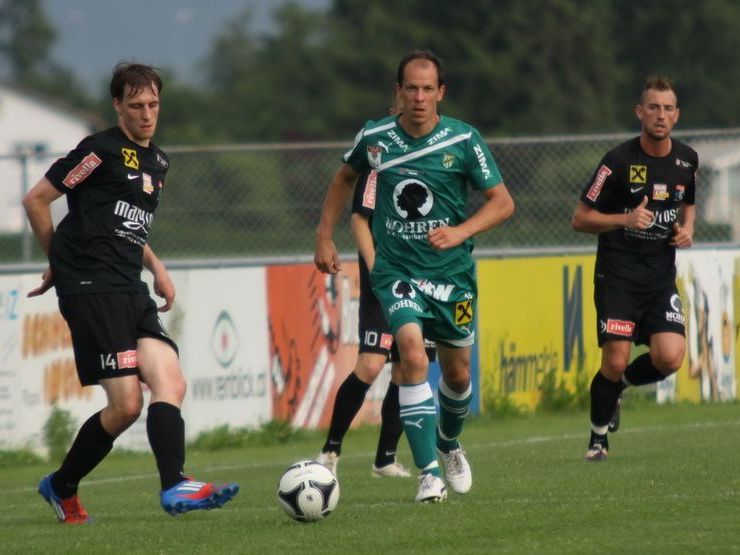 Matthias Einsle spielt in Neumarkt auf der linken Verteidigerposition statt Pascal Breitenberger. Matthias Einsle spielt in Neumarkt auf der linken Verteidigerposition statt Pascal Breitenberger.