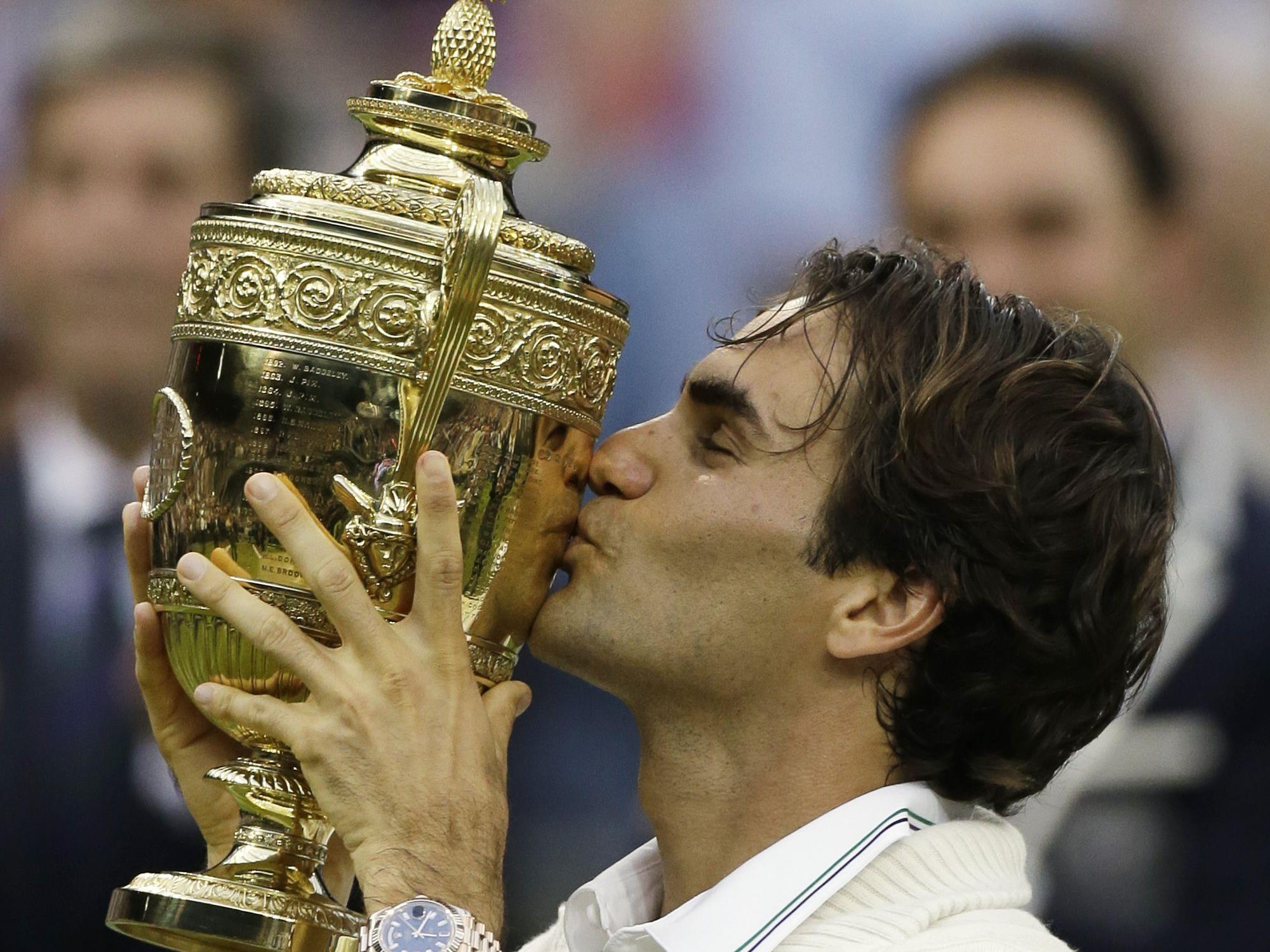 Der Schweizer Roger Federer hat sich am Sonntag zum neuen Wimbledon-Rekordsieger gekrönt.