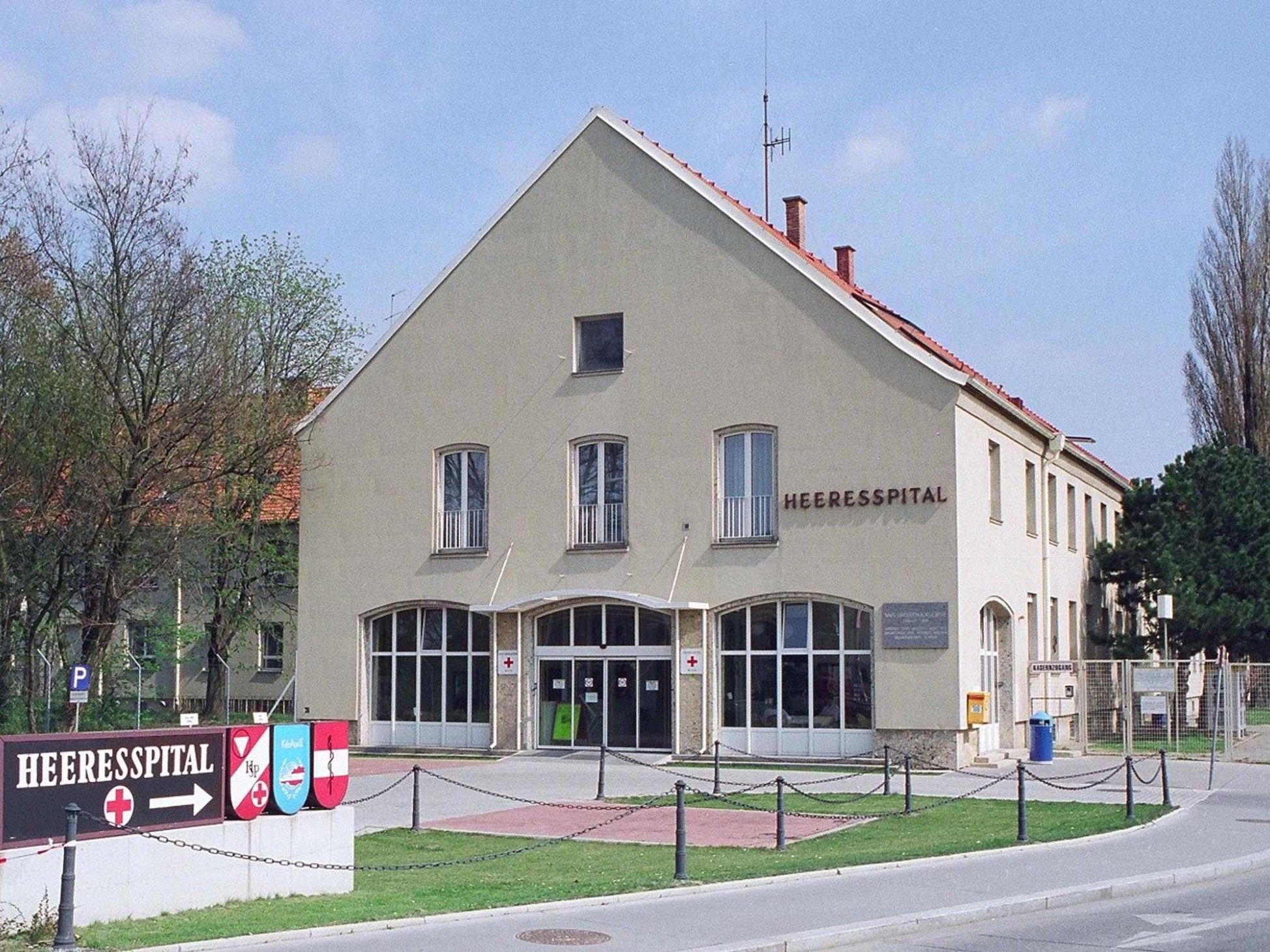 Darabos schließt alle drei Heeresspitäler Darabos schließt alle drei Heeresspitäler