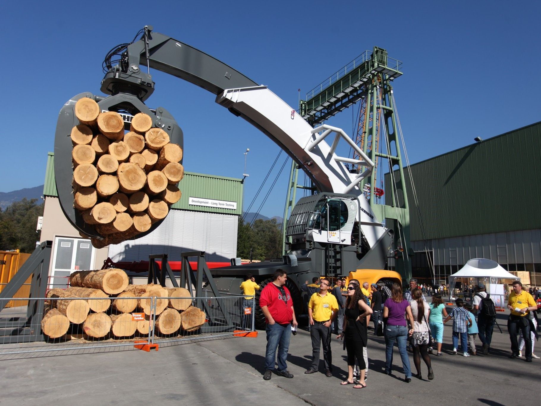 Auf dem Liebherr-Werk in Nenzing. Auf dem Liebherr-Werk in Nenzing.