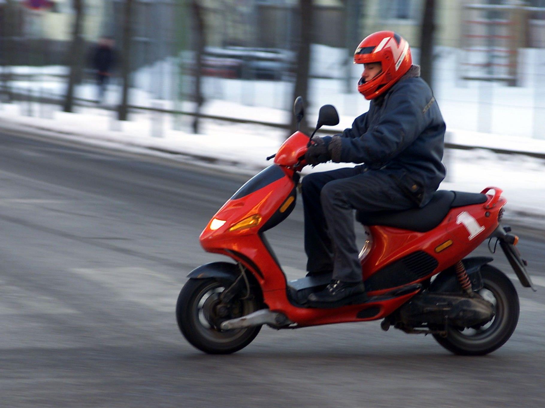 Der 16-Jährige fuhr mit seinem Moped 100 km/h.