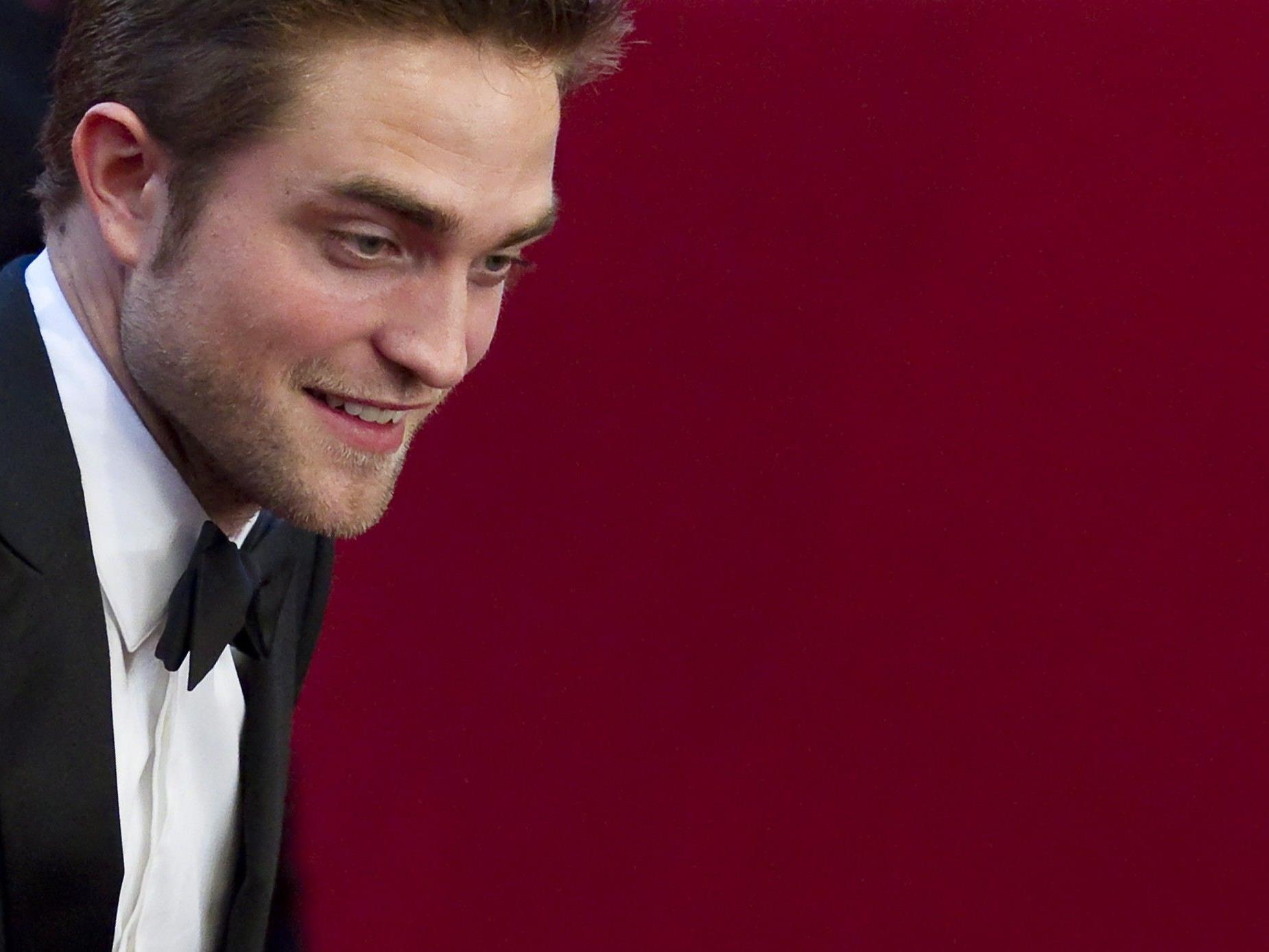 Robert Pattinson tröstet sich nach der Trennung von Kristen Stewart mit fremden Frauen. Robert Pattinson tröstet sich nach der Trennung von Kristen Stewart mit fremden Frauen.
