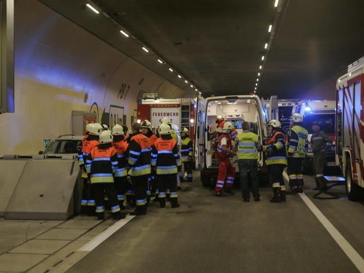 Bei einem Unfall im Pfändertunnel ist ein 41-jähriger Mann aus Götzis am Dienstagabend unbestimmten Grades verletzt worden.
