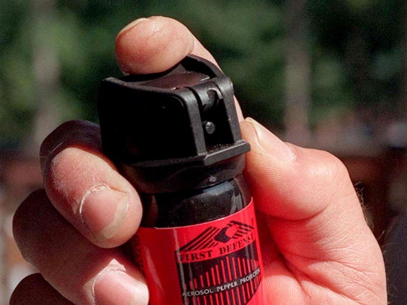 Polizei setzte Pfefferspray gegen Partygänger ein. Polizei setzte Pfefferspray gegen Partygänger ein.