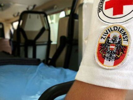 Der angefahrene junge Mann wurde ins Spital eingeliefert. Der angefahrene junge Mann wurde ins Spital eingeliefert.