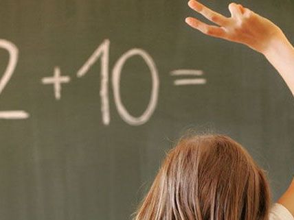 Weil sie ein Härgerät trägt, durfte Regina nicht zum Aufnahmegespräch in die Volksschule kommen. Weil sie ein Härgerät trägt, durfte Regina nicht zum Aufnahmegespräch in die Volksschule kommen.