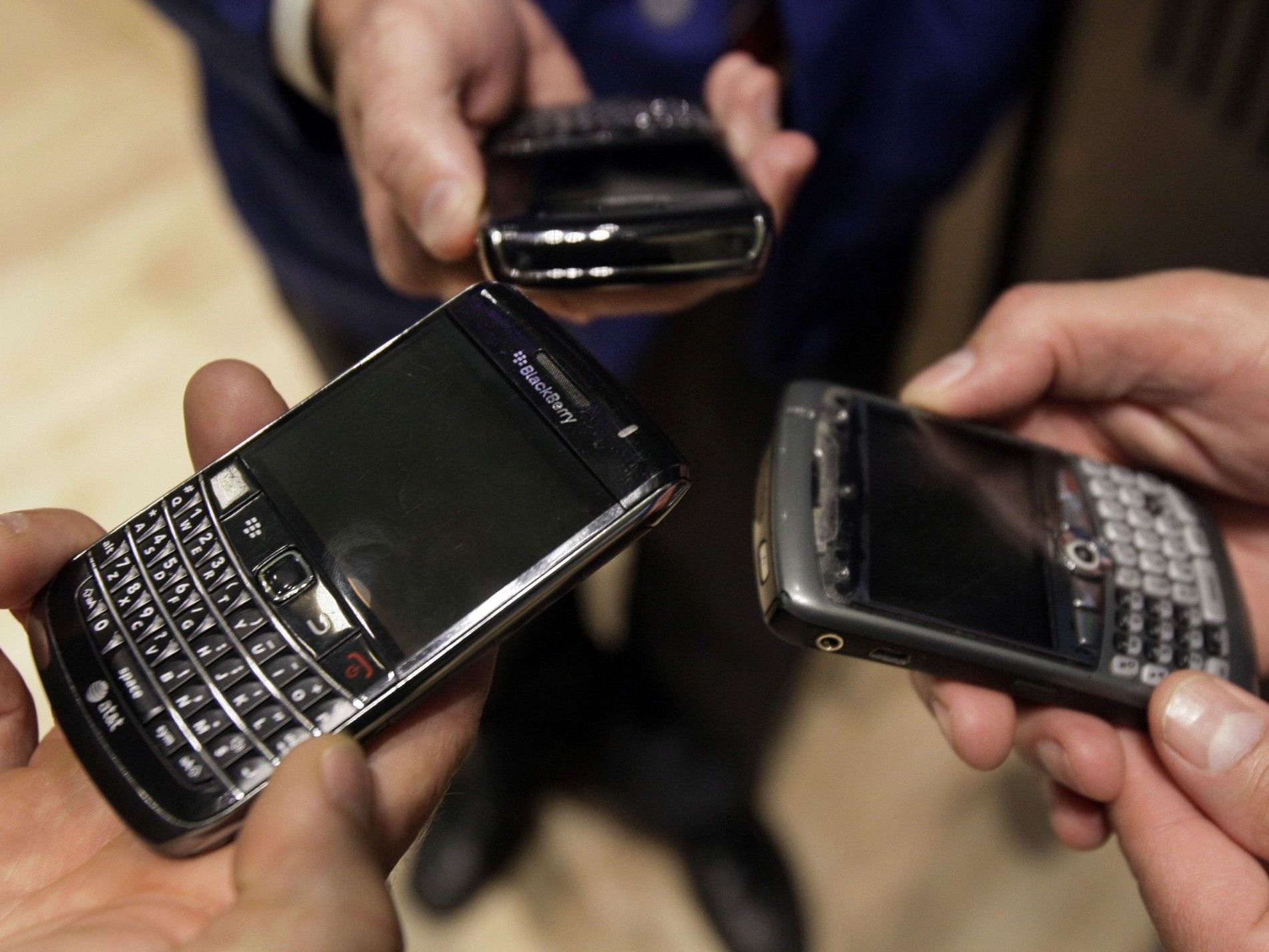 Abzocke am Smartphone. Abos können teuer werden. Abzocke am Smartphone. Abos können teuer werden.