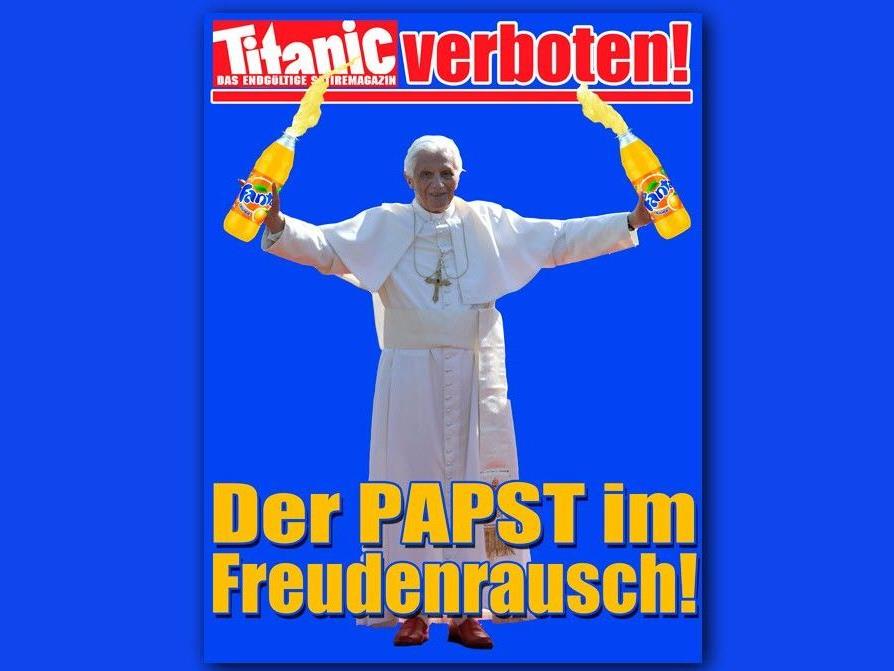 Auf der "Titanic"-Homepage ist das Bild inzwischen geschwärzt, auf der Startseite ist ein neue Fotomontage, auf der "der Papst im Freudenrausch" mit zwei Limonadeflaschen zu sehen ist.