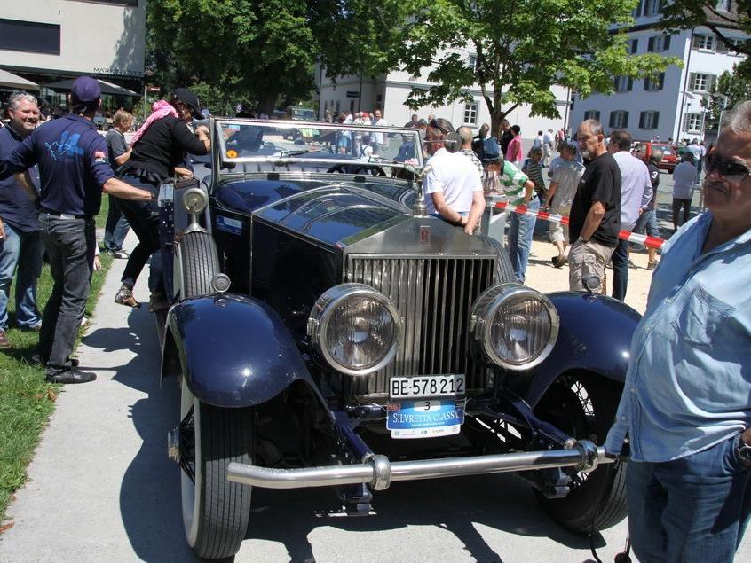 150 Oldtimer und Elektroautos präsentierten sich am Rankweiler Marktplatz.