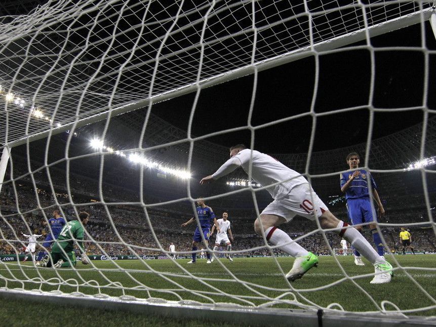 Jetzt kommt Hawk-Eye! Unter anderem zumindest. Jetzt kommt Hawk-Eye! Unter anderem zumindest.