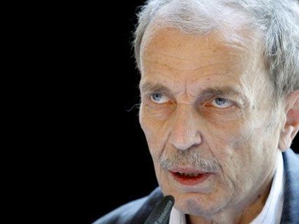 Franz West erhält in Wien ein Ehrengrab. Franz West erhält in Wien ein Ehrengrab.