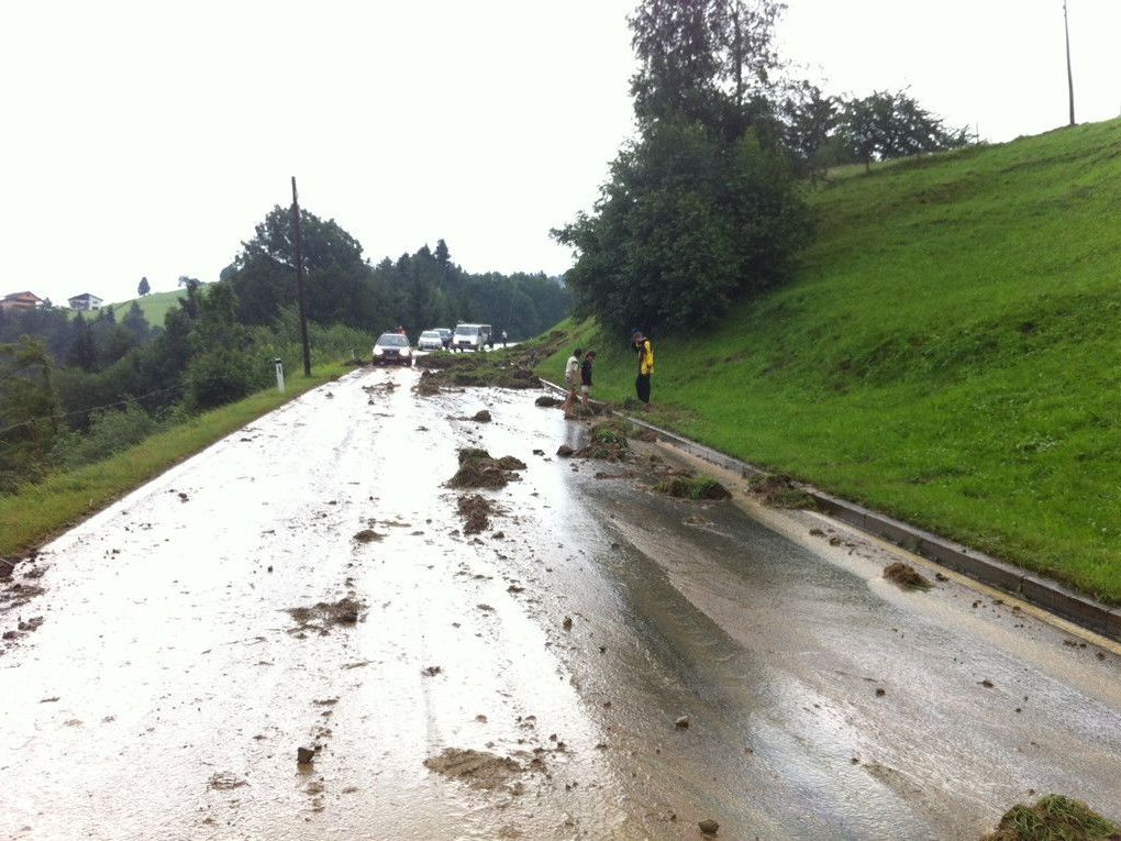 Zwischen Doren und Langen kam es zu Murenabgängen. Zwischen Doren und Langen kam es zu Murenabgängen.