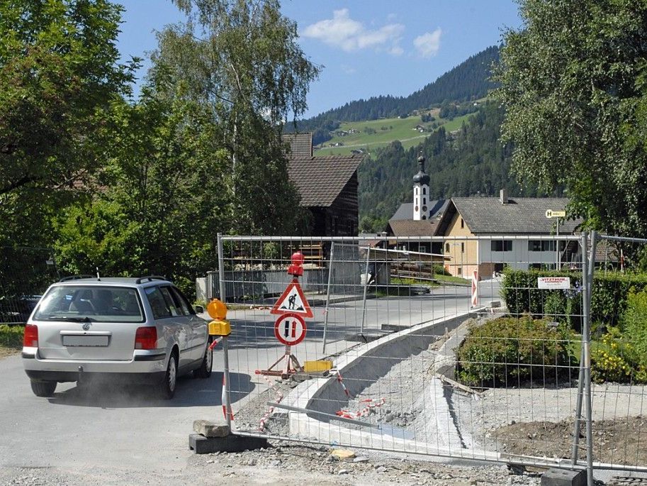 Der Abschnitt der Zelfenstraße vom Bereich Cresta-Hotel bis zur Abzweigung Gardengaweg muss an zwei Tagen gesperrt werden. Der Abschnitt der Zelfenstraße vom Bereich Cresta-Hotel bis zur Abzweigung Gardengaweg muss an zwei Tagen gesperrt werden.