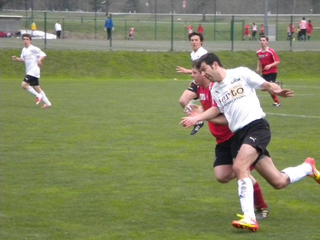 Andi Engstler erzielte kurz vor Spielende den wichtigen Ausgleich Andi Engstler erzielte kurz vor Spielende den wichtigen Ausgleich