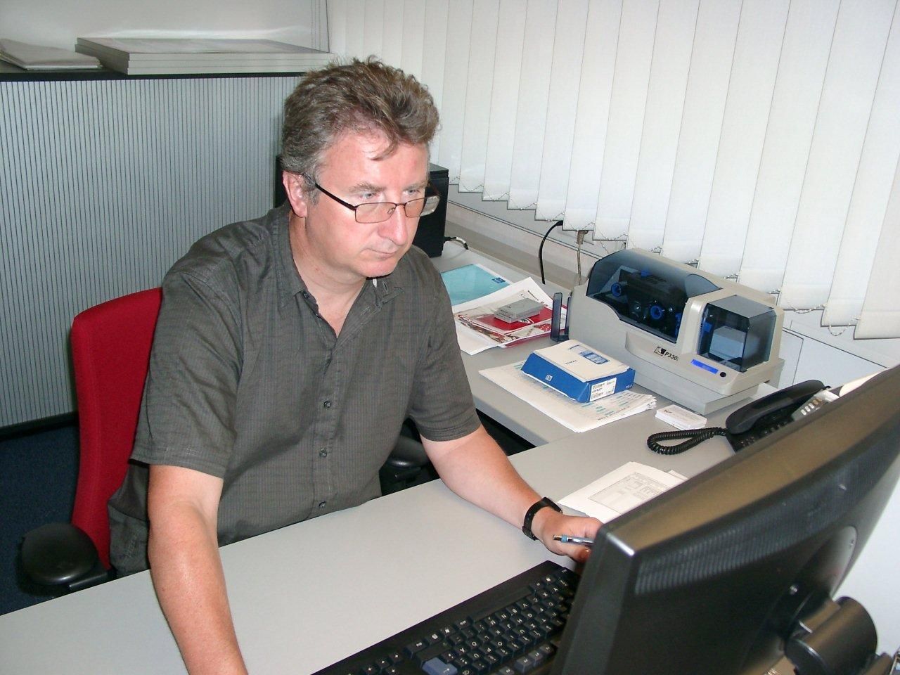 Seit 30 Jahren ist der Hohenemser Klaus Aberer der Sekretär des Vorarlberger Fußballverbandes. Seit 30 Jahren ist der Hohenemser Klaus Aberer der Sekretär des Vorarlberger Fußballverbandes.