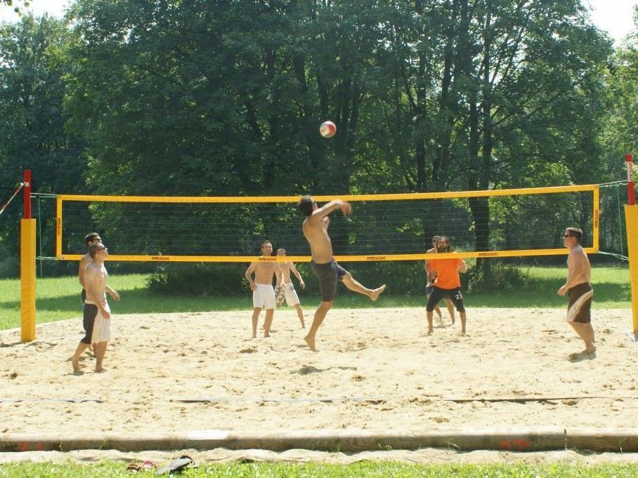 Das Volleyballfeld am Alten Rhein Lustenau wurde fleißig genutzt