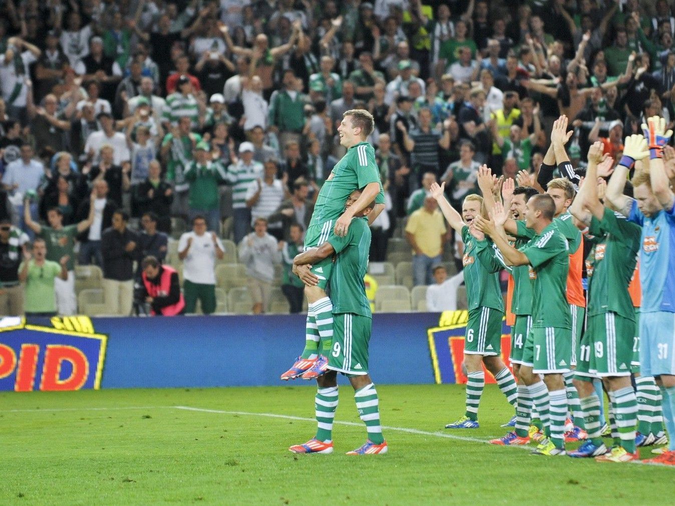 Rapid Wien trifft in der vierten Runde der Europa League auf PAOK Saloniki. Rapid Wien trifft in der vierten Runde der Europa League auf PAOK Saloniki.