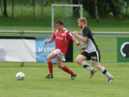 Stefan Betsch (re.) erzielte den Siegestreffer. Stefan Betsch (re.) erzielte den Siegestreffer.