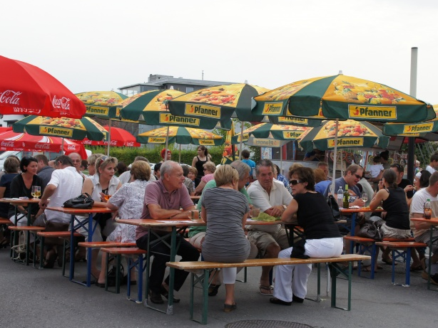 Der FC Lauterach lädt am 1. September zum bereits vierten Weinfest am Pfannerareal.