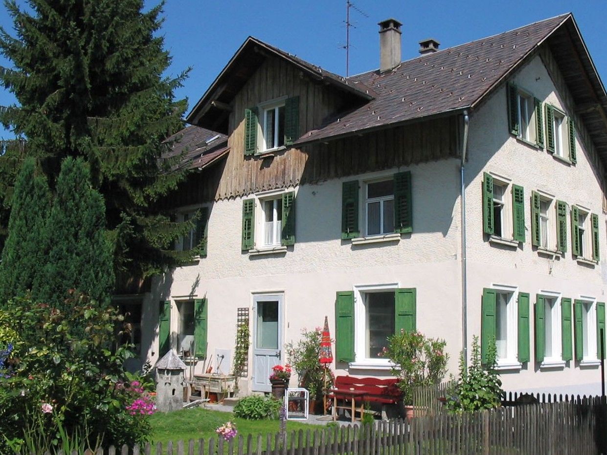 Tipp: „Bei Schenkung einer Immobilie ist die Einräumung einer Dienstbarkeit zu überlegen.“ Monika Schelling, Immobilienmaklerin der Hypo Immobilien & Leasing Tipp: „Bei Schenkung einer Immobilie ist die Einräumung einer Dienstbarkeit zu überlegen.“ Monika Schelling, Immobilienmaklerin der Hypo Immobilien & Leasing