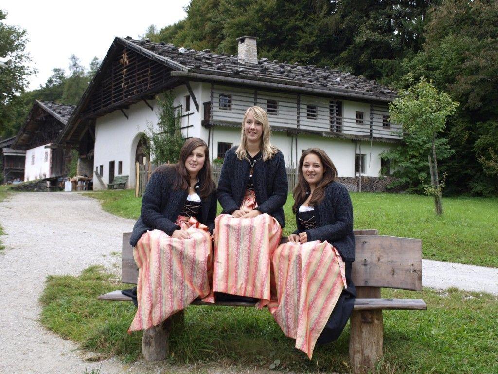 Die Innsbrucker Mädels sorgen bei der Eröffnung für beste Unterhaltung und gute Laune.