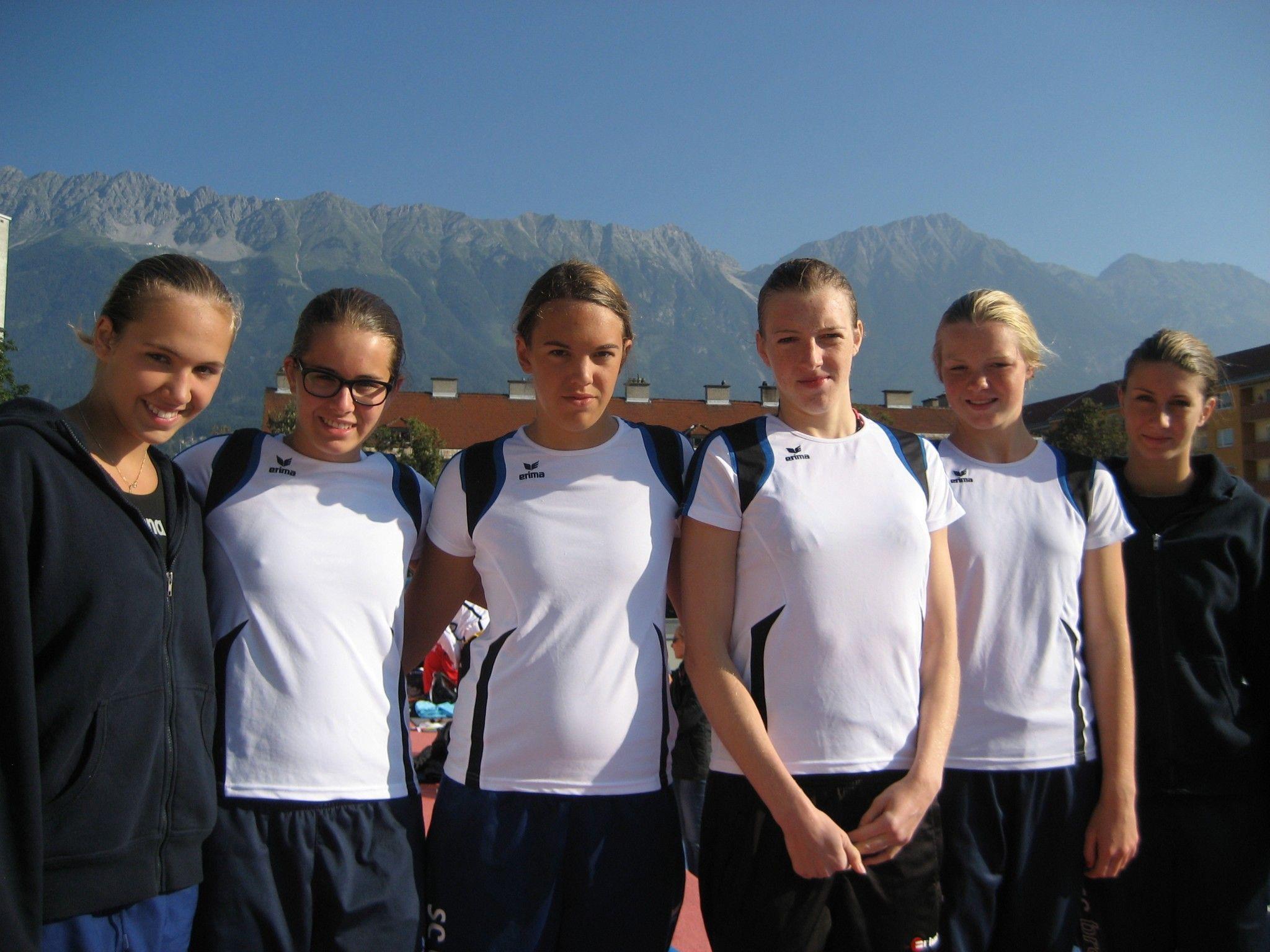 Frauenpower in Innsbruck vlnr: Celina, Katharina, Magdalena, Vera-Maria, Johanna und Nena