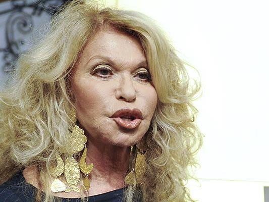 Jeannine Schiller engagiert sich häufig ehrenamtlich und findet für die Tesfaye-Affäre klare Worte Jeannine Schiller engagiert sich häufig ehrenamtlich und findet für die Tesfaye-Affäre klare Worte