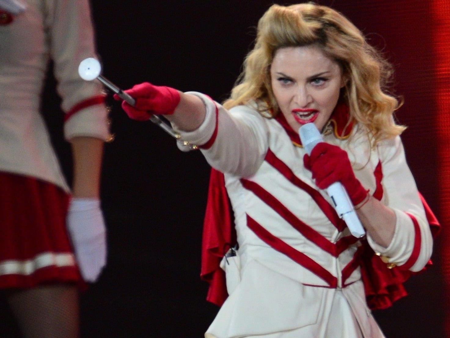 Popsängerin Madonna muss mit Geldbuße rechnen. Popsängerin Madonna muss mit Geldbuße rechnen.