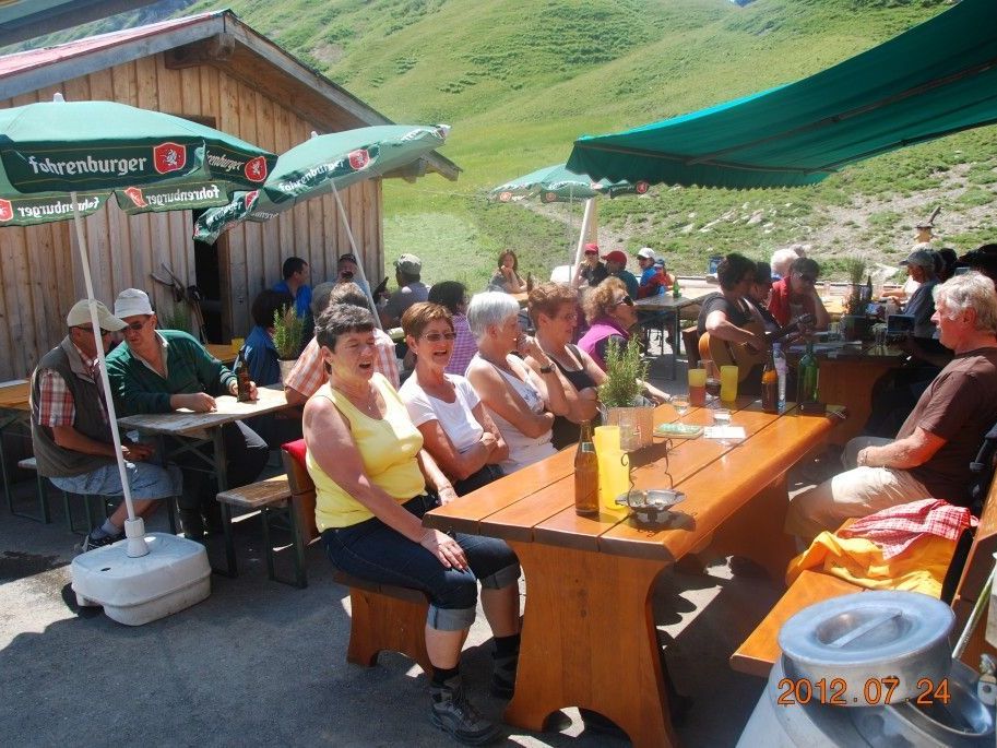 Die PVÖ-Mitglieder sorgten auf ihrem Wandertag für tolle Stimmung Die PVÖ-Mitglieder sorgten auf ihrem Wandertag für tolle Stimmung