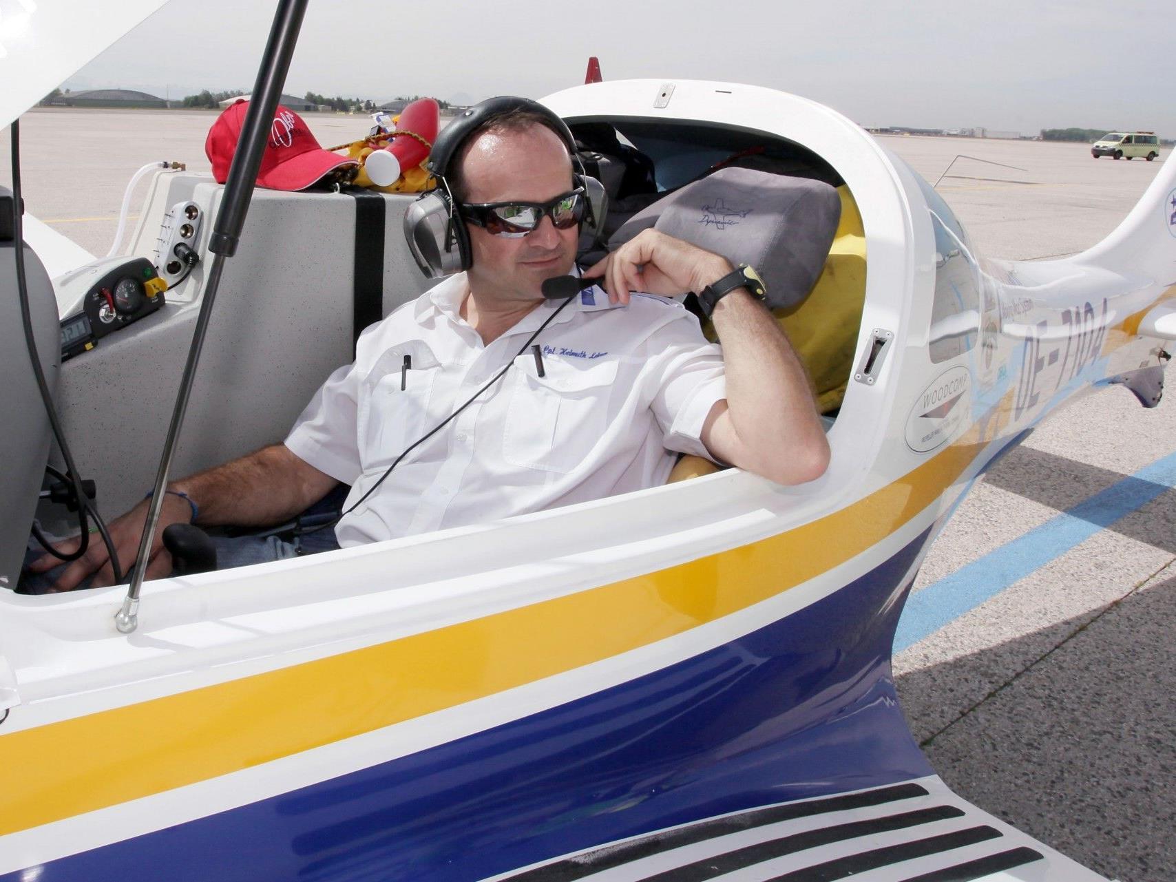 Der 44-jährige Freizeitpilot Helmuth Lehner aus Schörfling startete mit seinem einmotorigen Kleinflugzeug am 11. Mai 2012 zu einer Solo-Weltumrundung vom Linzer Blue Danube Airport in Hörsching. Am 11. August ist er wieder sicher in seiner Heimat gelandet.